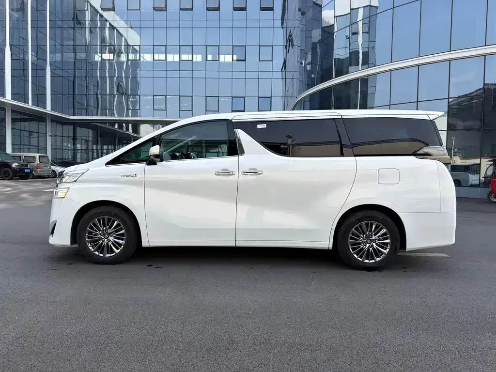 Toyota Vellfire 2023 из CN, фото 9