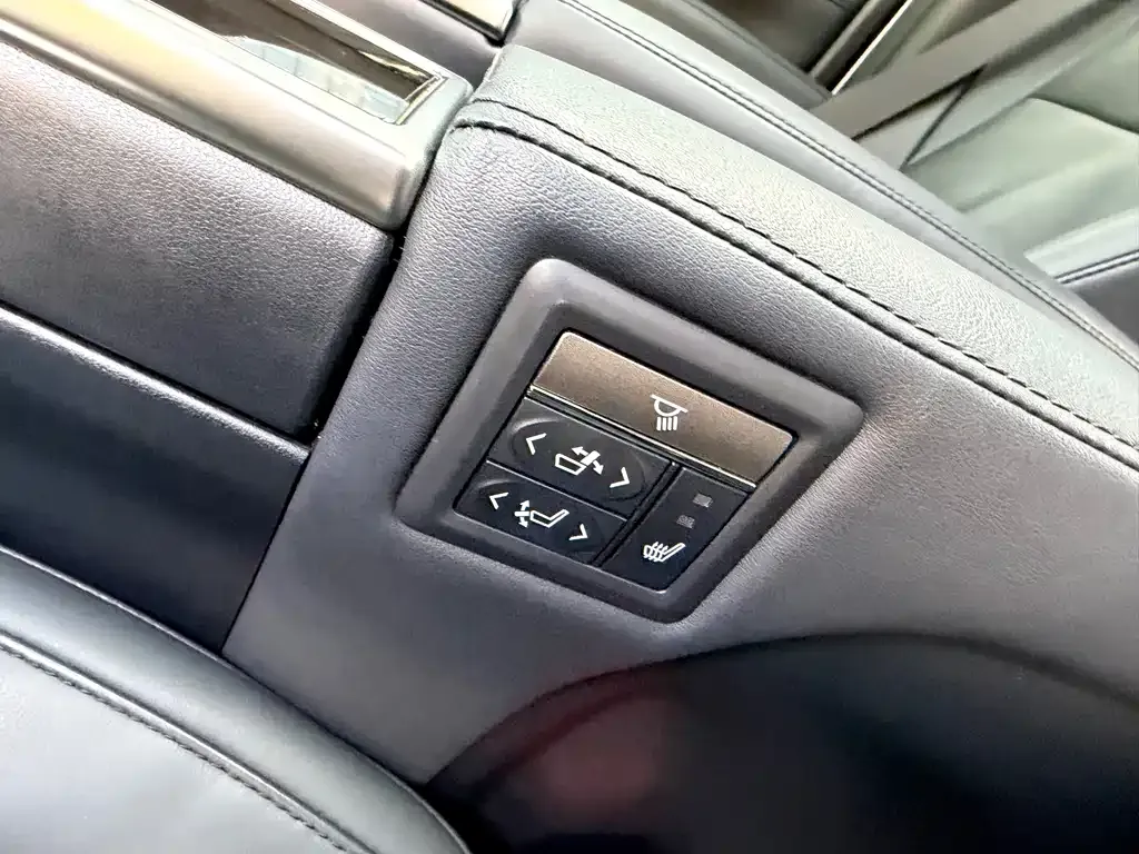 Toyota Vellfire 2023 из CN, фото 2