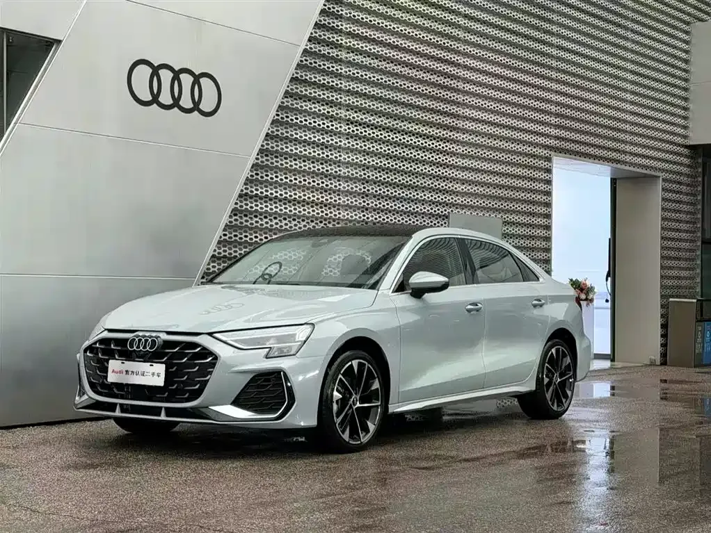 Audi A3 — фото 1