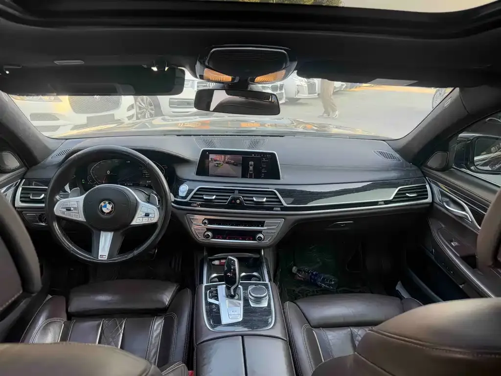 BMW 7 Series 2021 из CN, фото 3