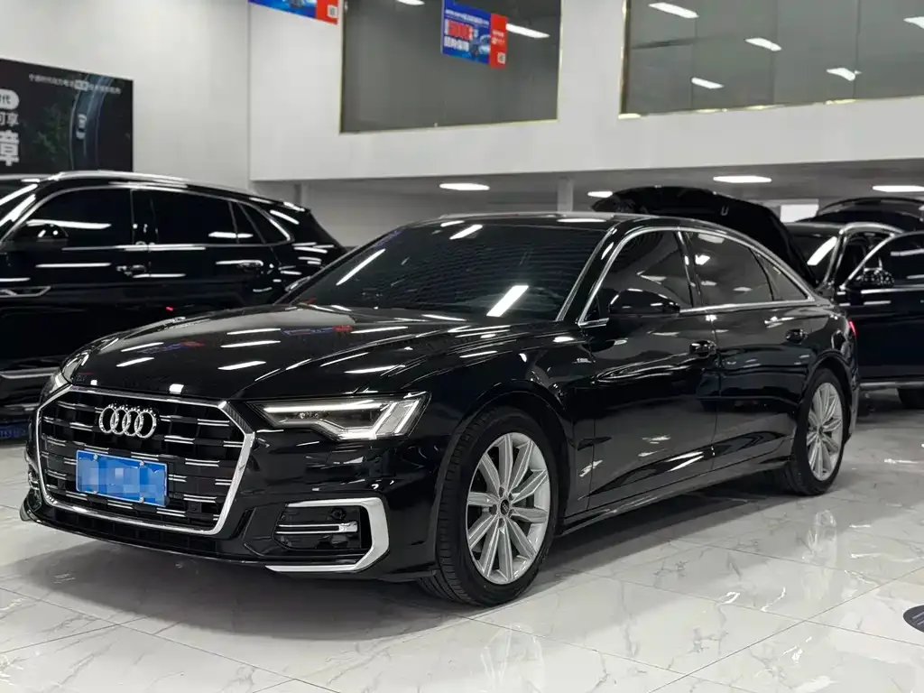 Audi A6L — фото 1