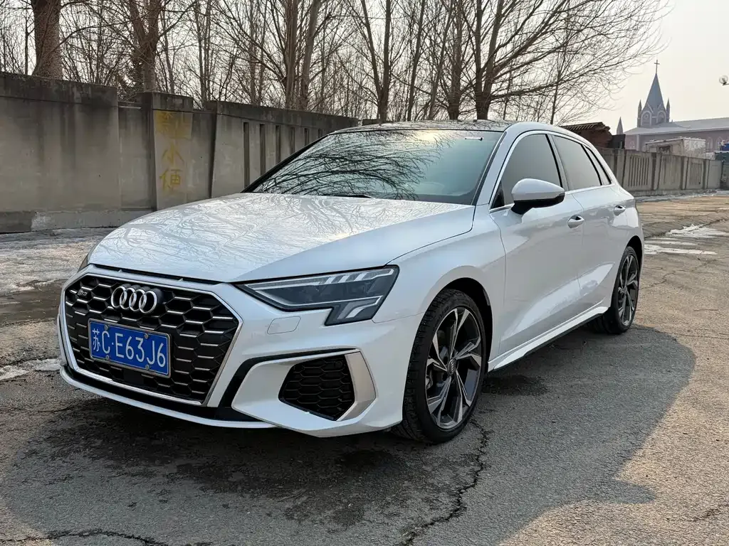 Audi A3 — фото 1