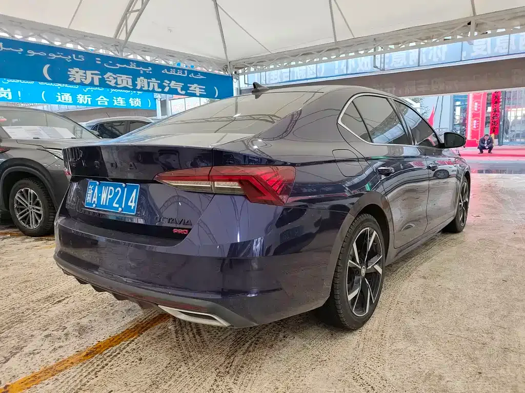 Skoda Octavia — фото 8