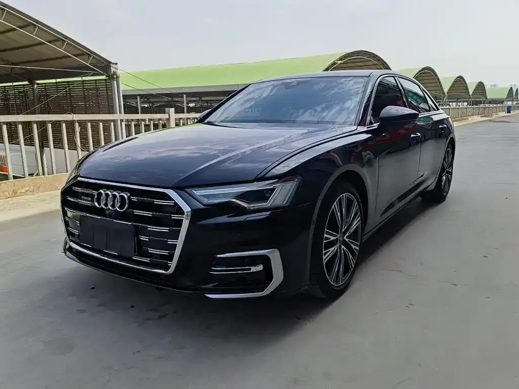 Audi A6L — фото 1