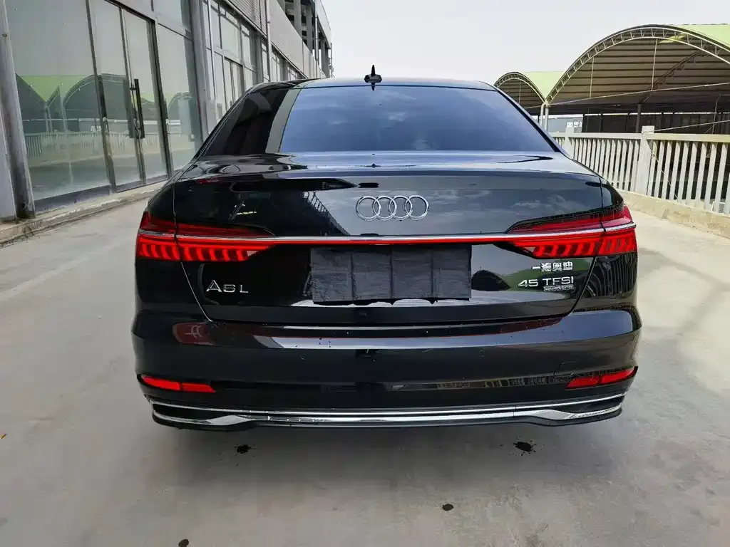 Audi A6L — фото 10