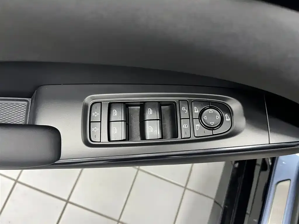 BYD Seal — фото 8