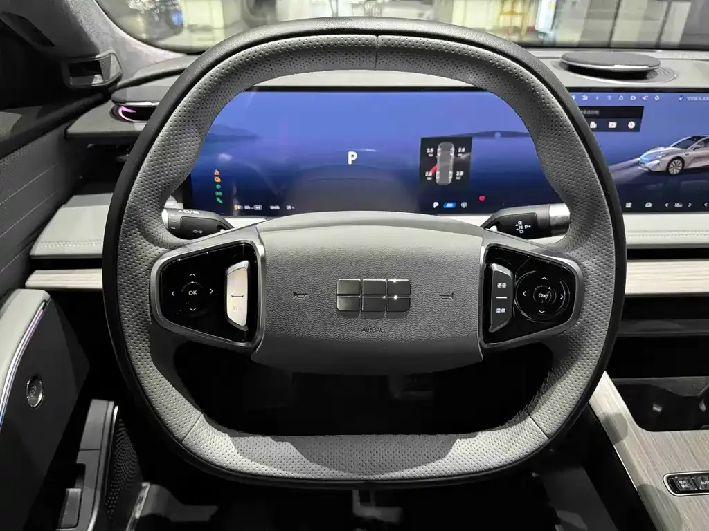 Geely Galaxy E8 — фото 8