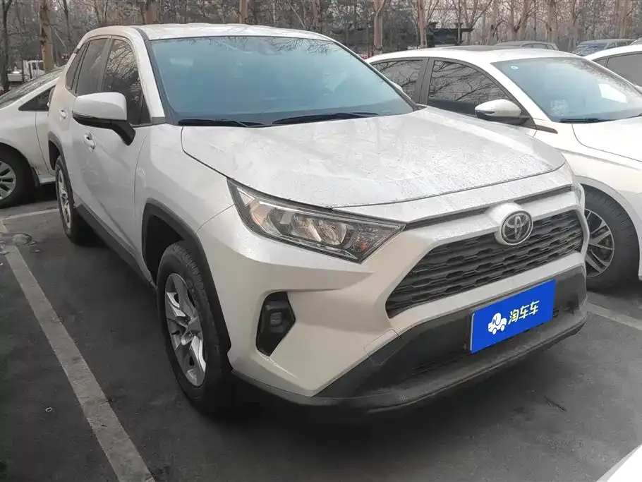 Toyota RAV4 2023 из CN, фото 3
