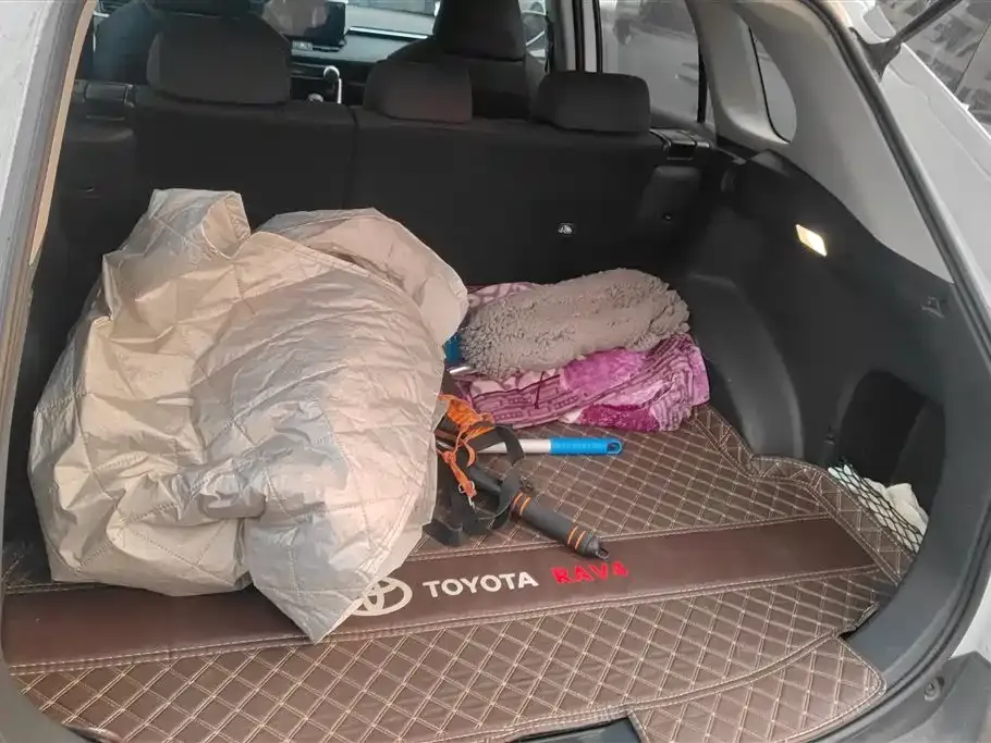 Toyota RAV4 2023 из CN, фото 7