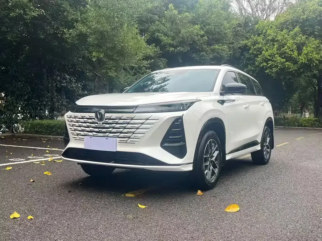 Changan CS75PLUS — фото 1