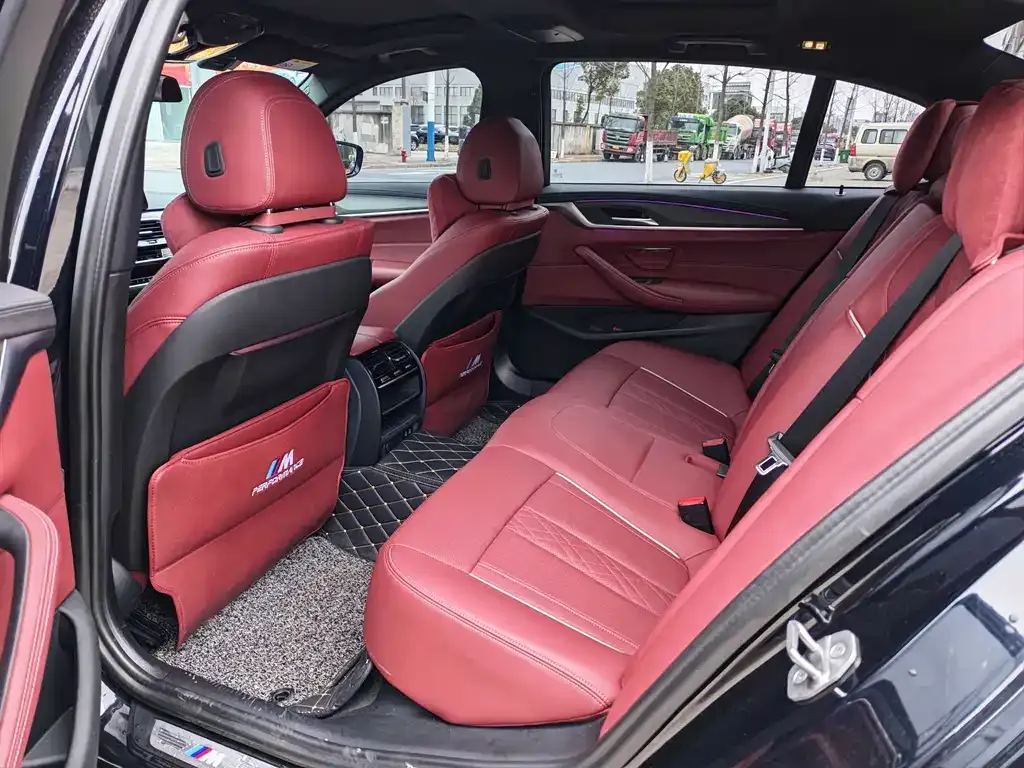 BMW 5 Series 2022 из CN, фото 5