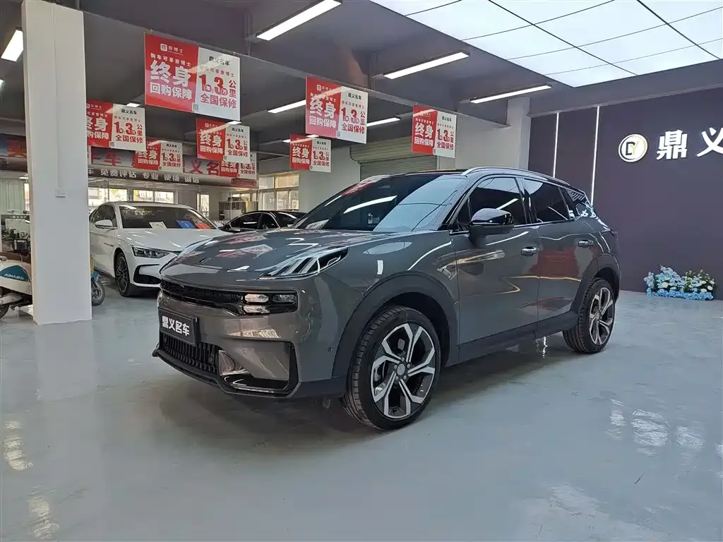 Lynk & Co 06