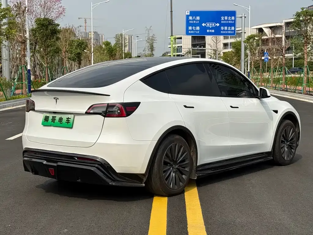 Tesla Model Y 2024 из CN, фото 9