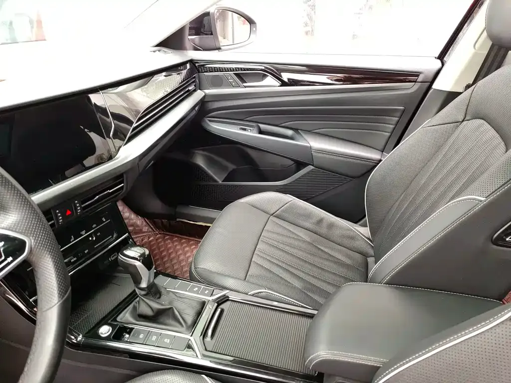 Volkswagen Passat 2022 из CN, фото 10