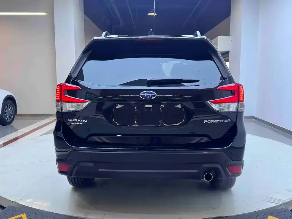 Subaru Forester 2022 из CN, фото 2