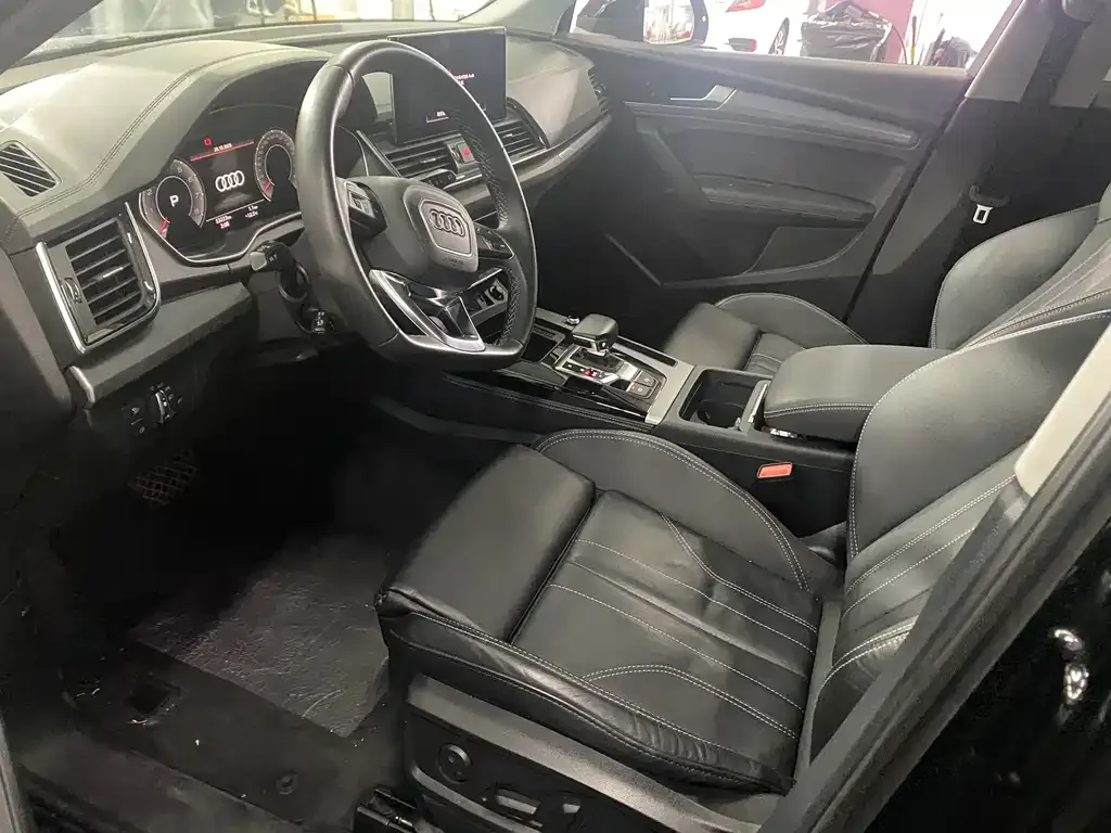 Audi Q5L 2022 из CN, фото 5