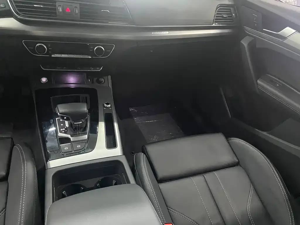 Audi Q5L 2022 из CN, фото 2