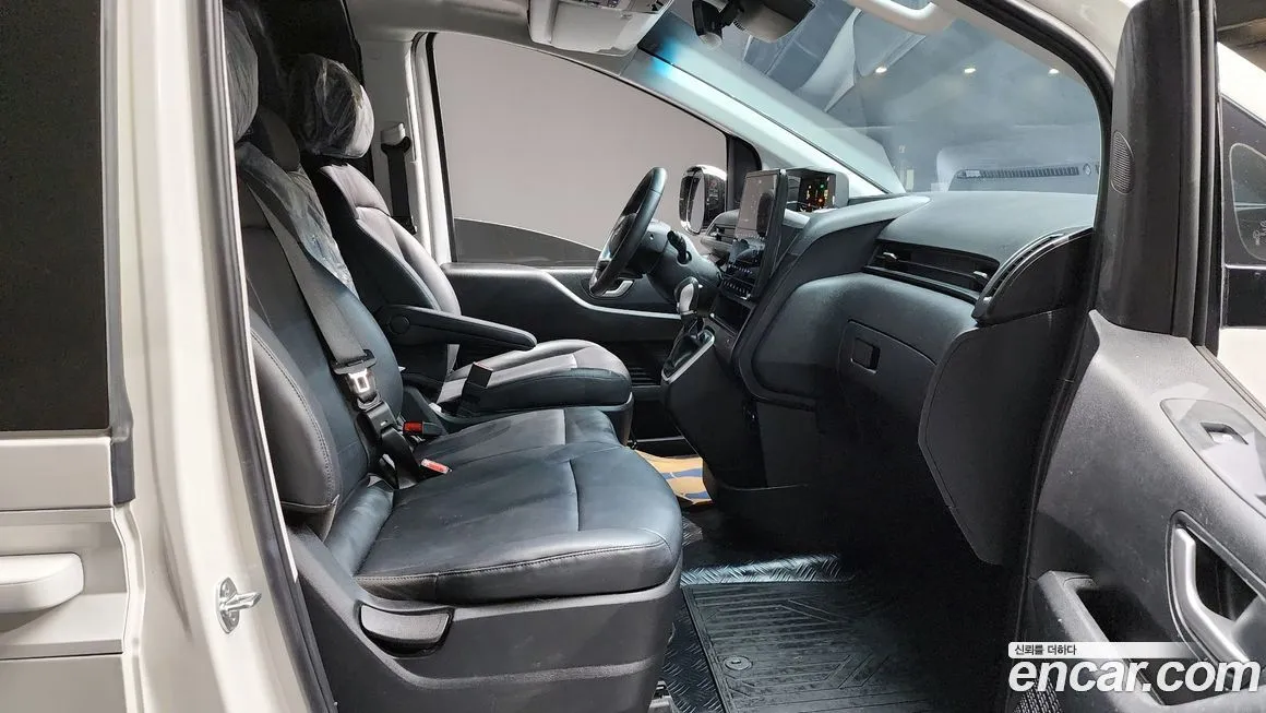 Hyundai Staria — фото 2