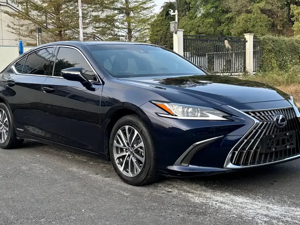 Lexus ES — фото 9