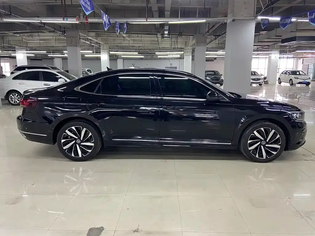 Volkswagen Passat 2023 из CN, фото 2