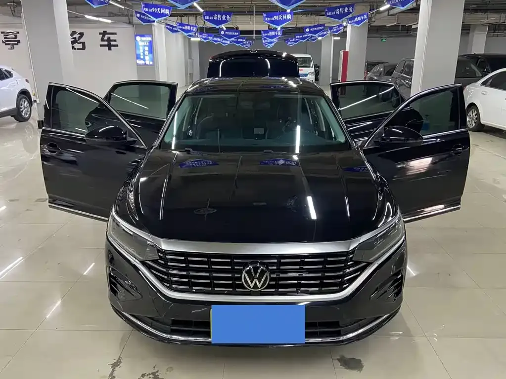 Volkswagen Passat 2023 из CN, фото 8
