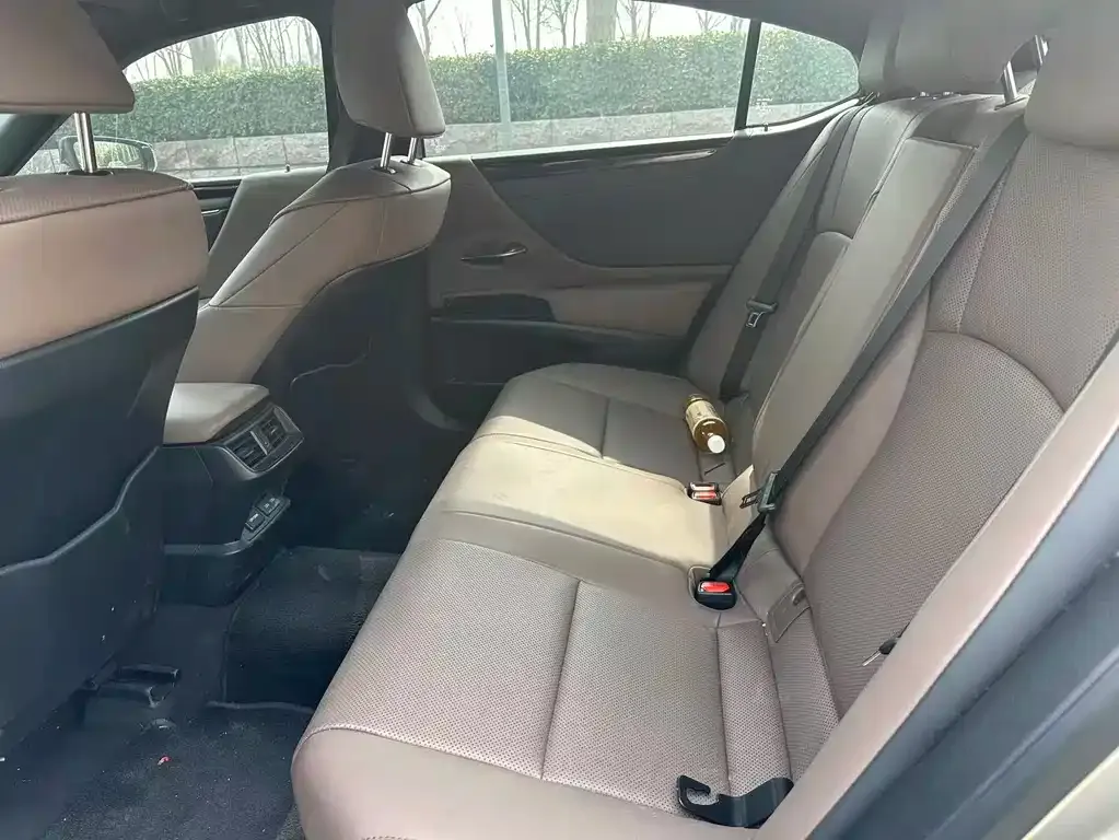 Lexus ES 2024 из CN, фото 2