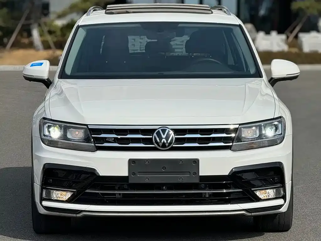 Volkswagen Tiguan L — фото 5