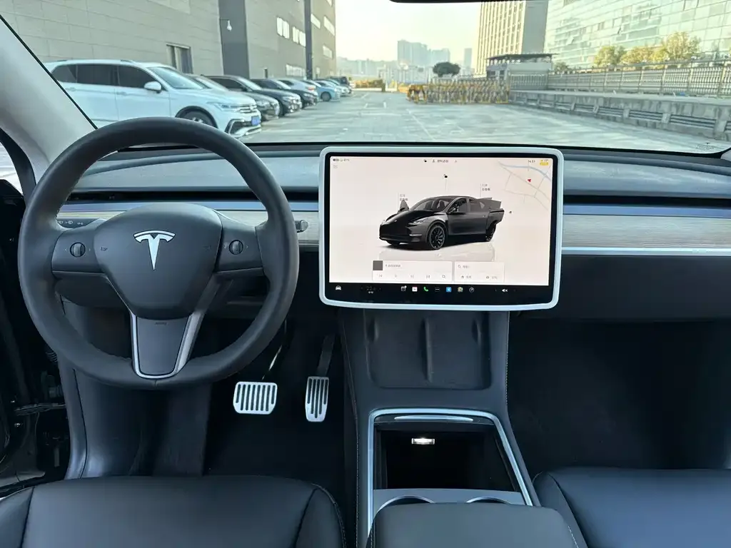 Tesla Model Y — фото 4