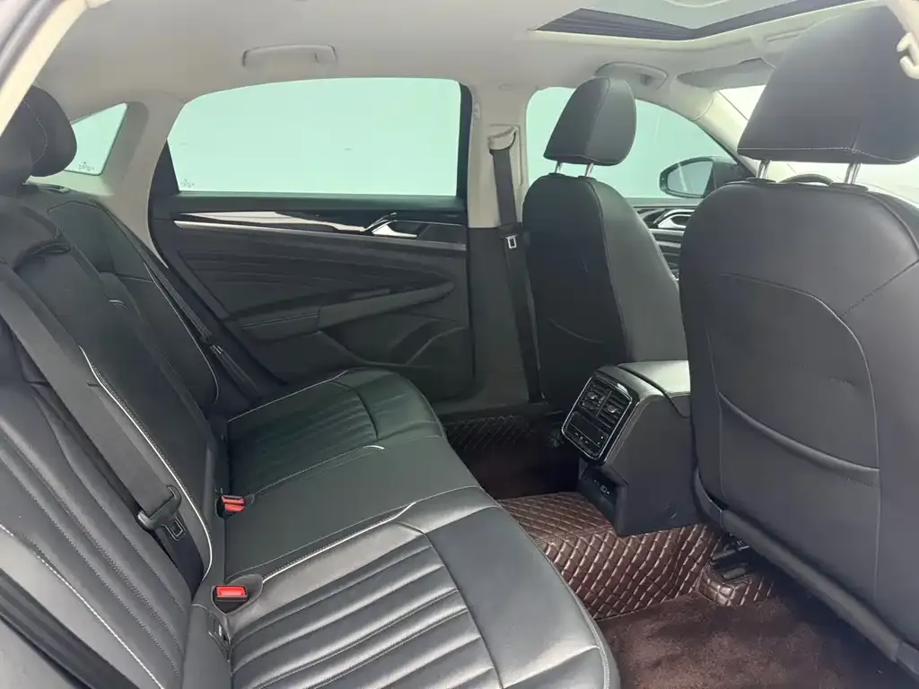 Volkswagen Passat — фото 4