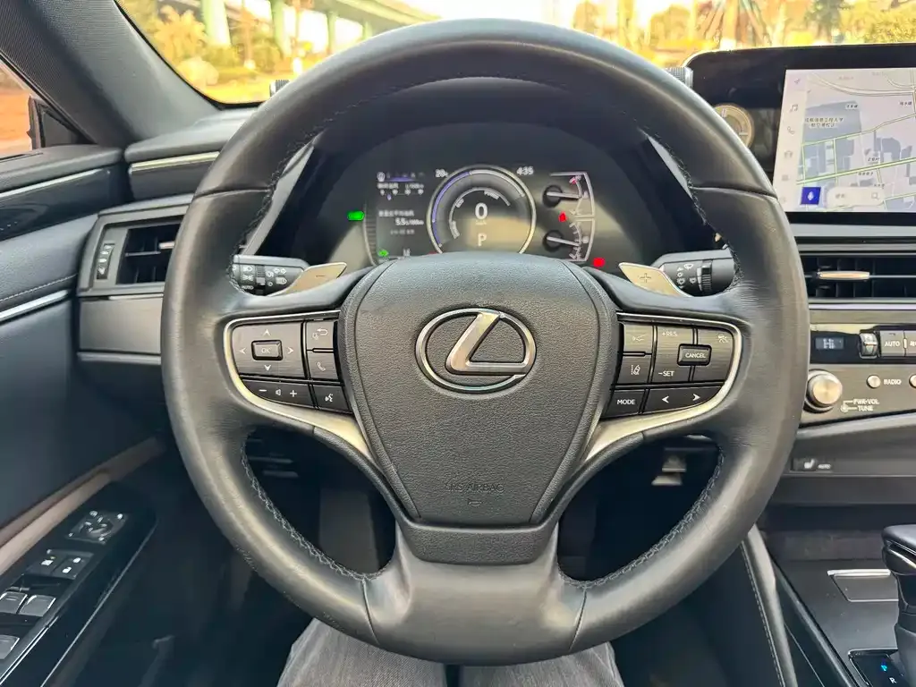 Lexus ES — фото 9