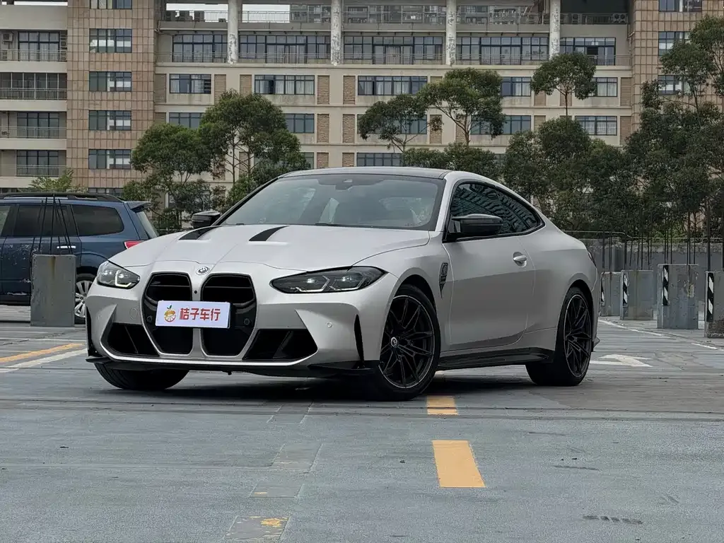 BMW M4 — фото 1