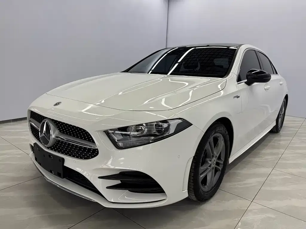 Mercedes-Benz A-Class — фото 1
