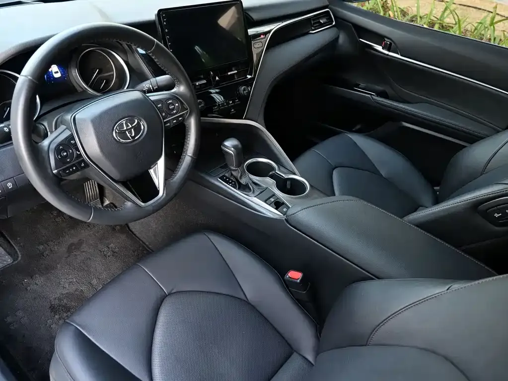 Toyota Camry 2022 из CN, фото 2