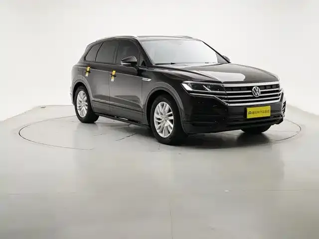 Volkswagen Touareg — фото 8