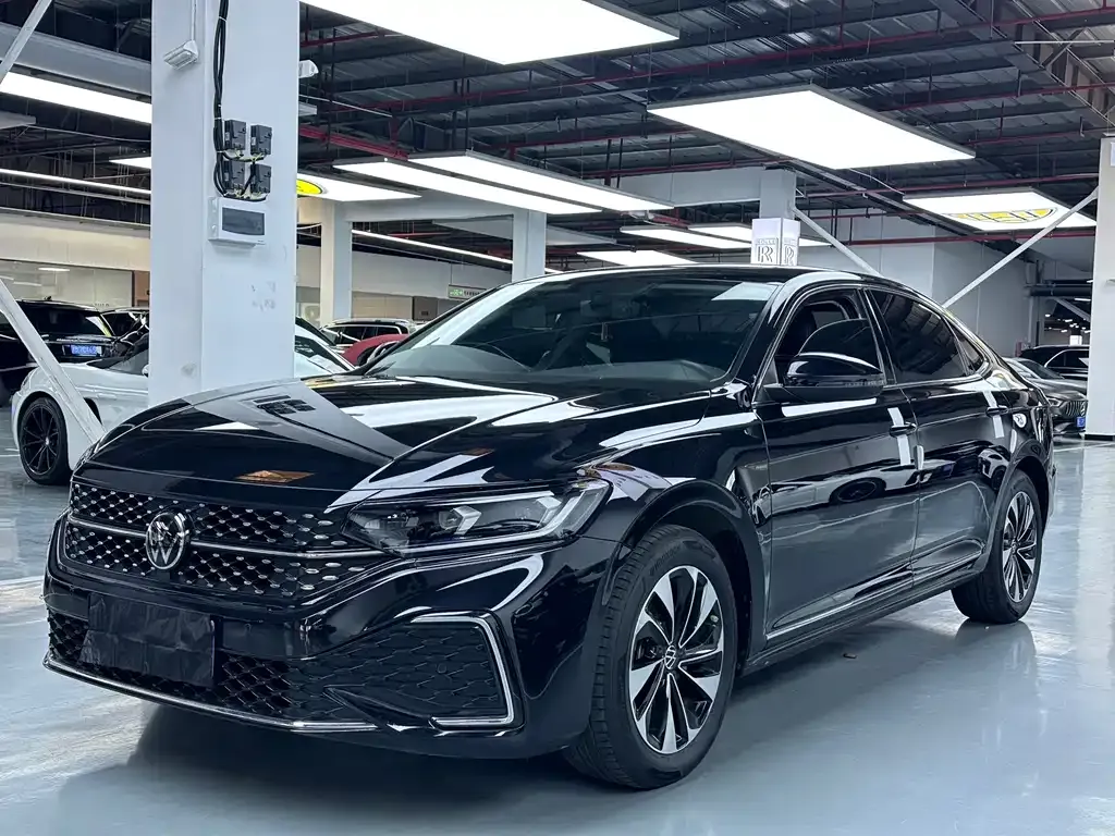 Volkswagen Passat 2023 из CN, фото 1