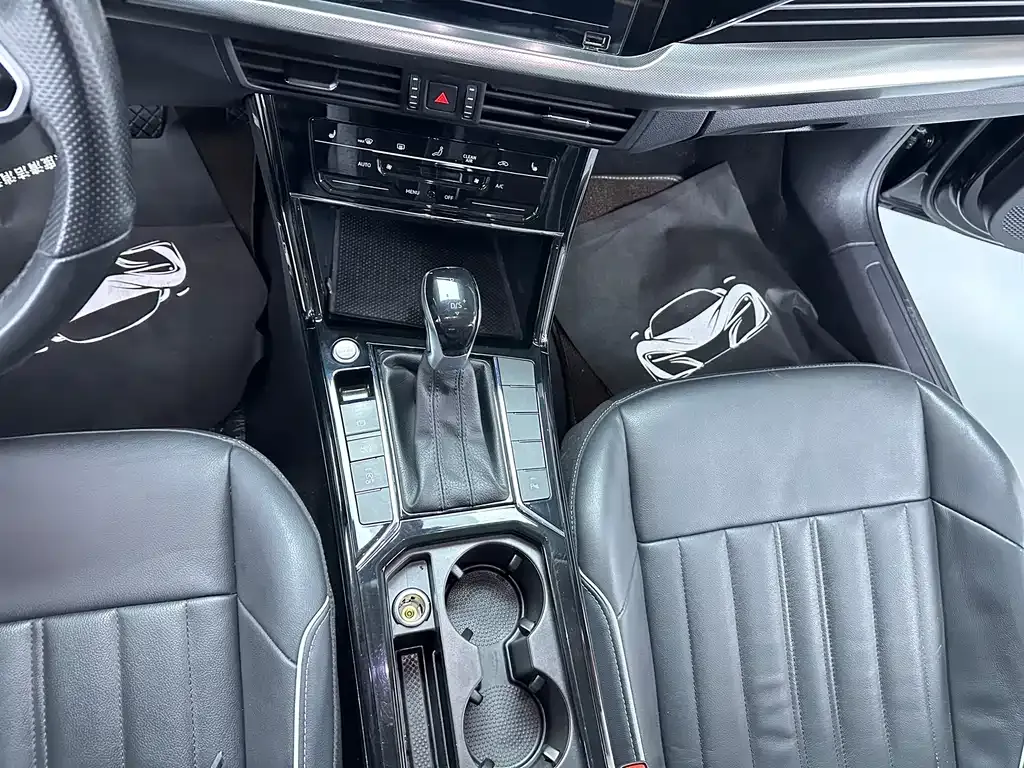 Volkswagen Passat 2023 из CN, фото 10