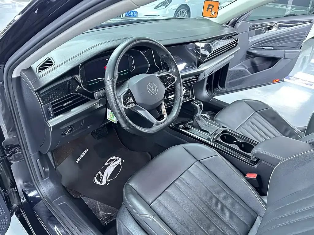 Volkswagen Passat 2023 из CN, фото 5