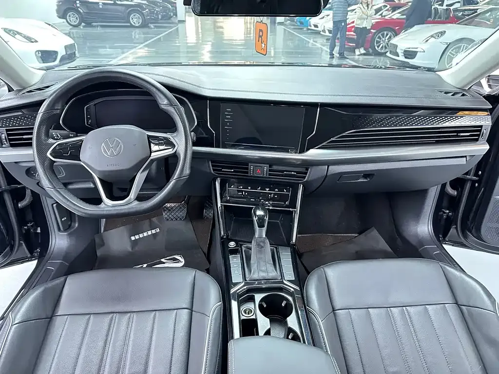 Volkswagen Passat 2023 из CN, фото 4