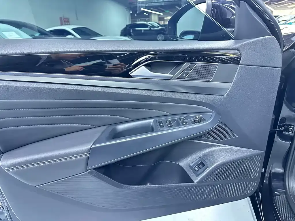 Volkswagen Passat 2023 из CN, фото 6