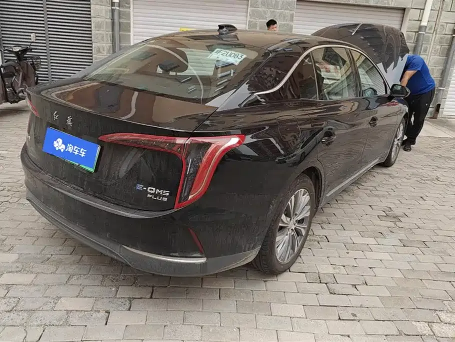 Hongqi E-QM5 — фото 8