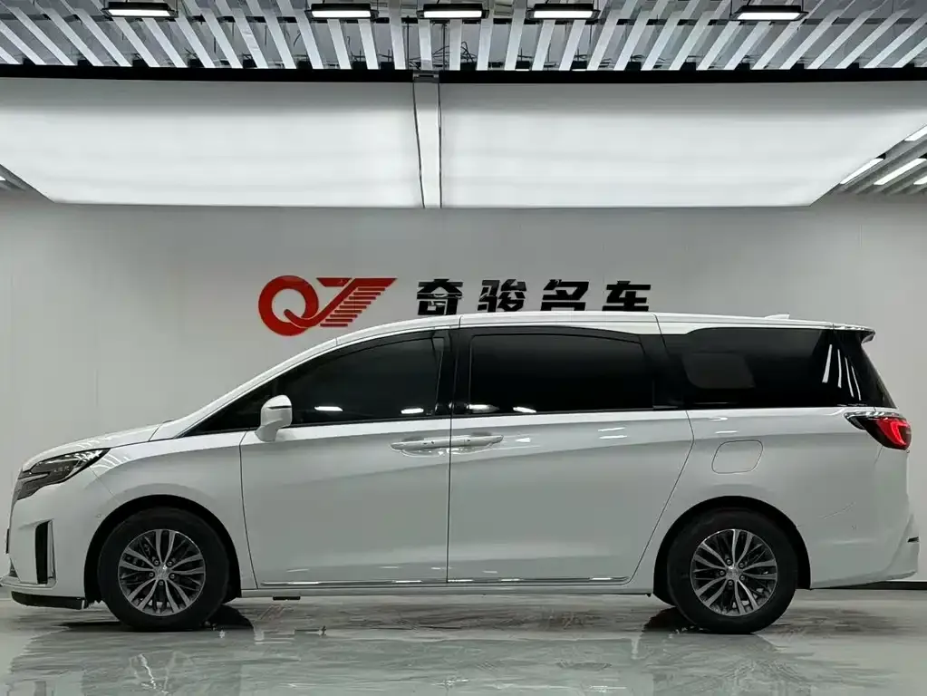 Buick GL8 2023 из CN, фото 4