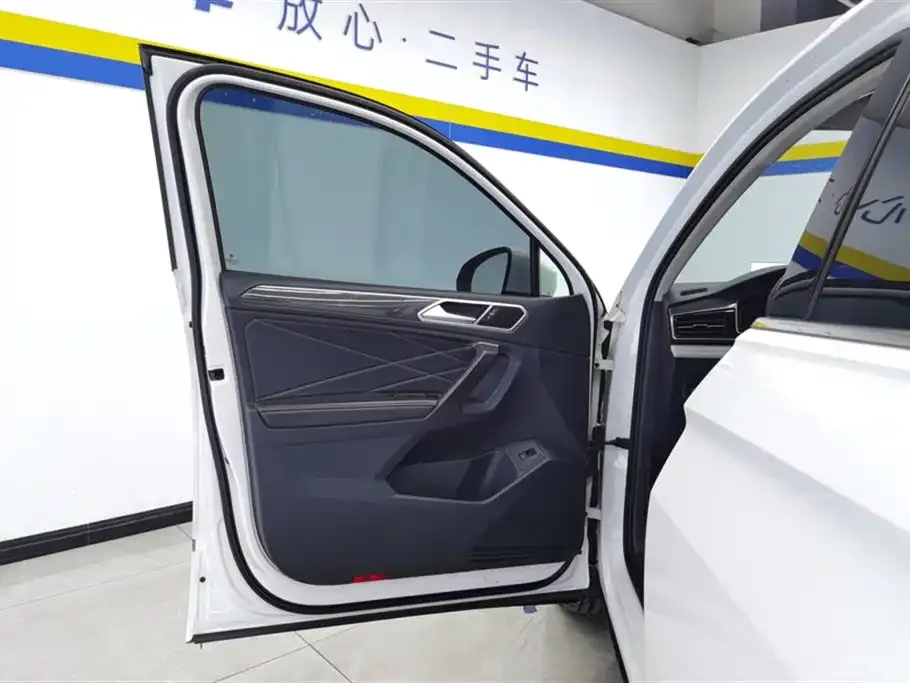 Volkswagen Tiguan L 2022 из CN, фото 8