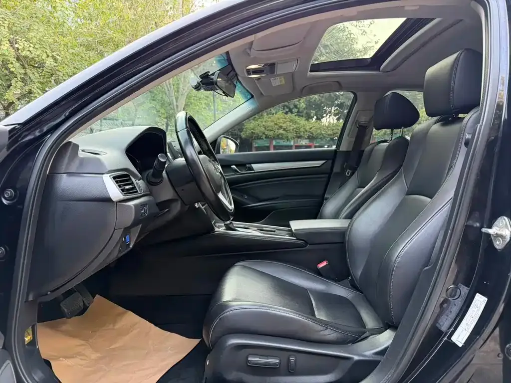 Honda Accord — фото 6