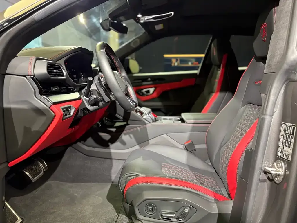 Lamborghini Urus 2024 из CN, фото 2