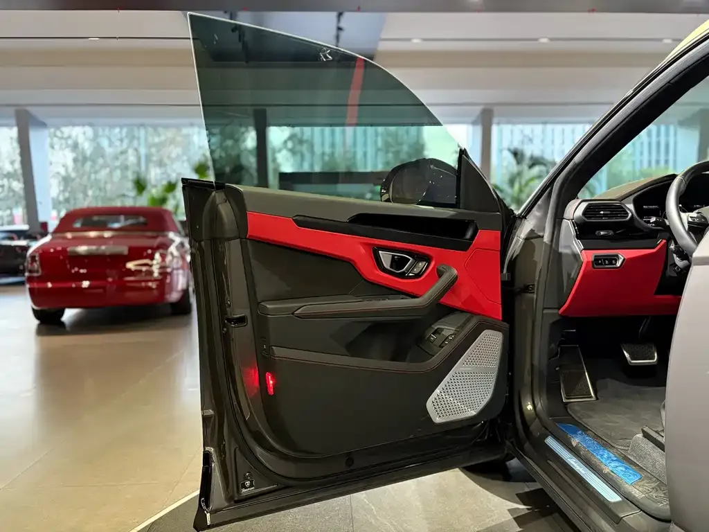 Lamborghini Urus 2024 из CN, фото 6