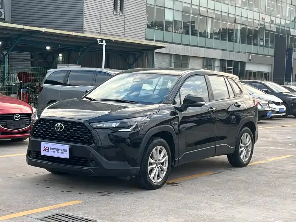 Toyota Corolla Cross — фото 1