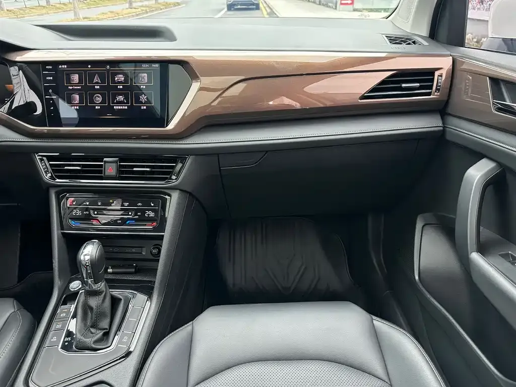 Volkswagen Tharu 2022 из CN, фото 2