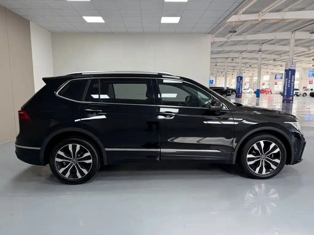 Volkswagen Tiguan L 2022 из CN, фото 4