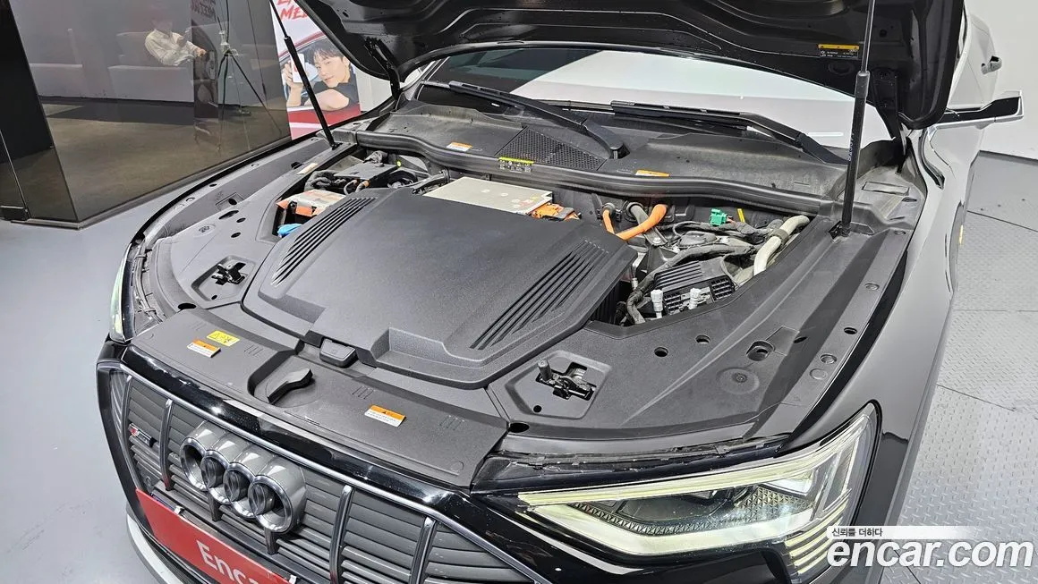 Audi e-tron 2022 из KR, фото 9