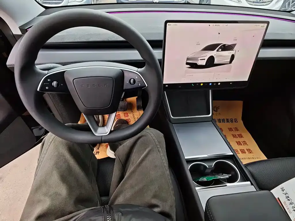 Tesla Model Y — фото 7